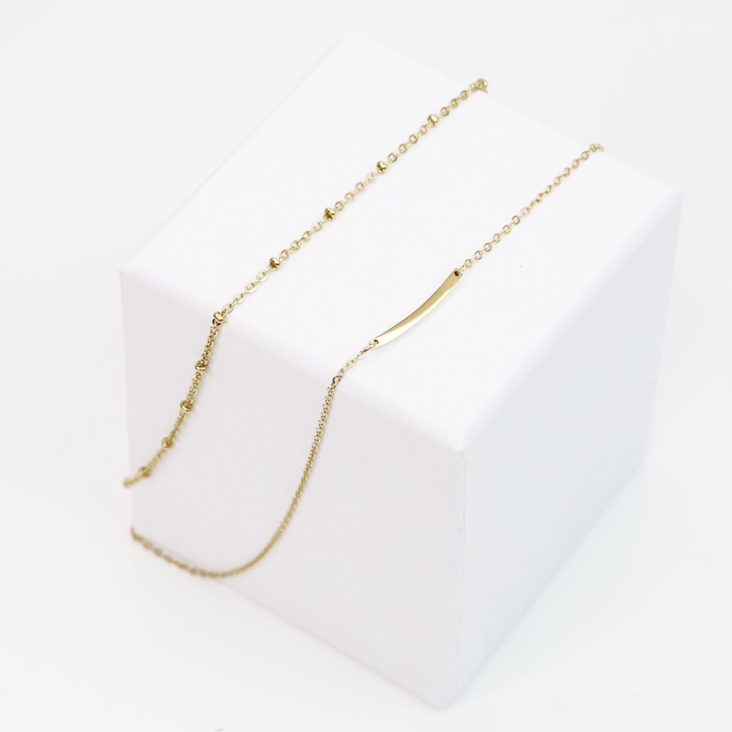 TWO LAYERED BAR NECKLACE